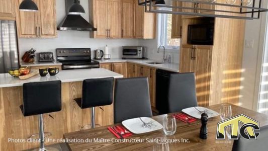 CUISINE - ARMOIRES DE BOIS